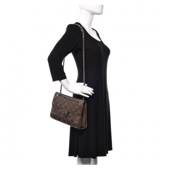 authentic CHANEL Crumpled Grained Calfskin Medium CC Crave Flap Brown - Picture 2 of 9